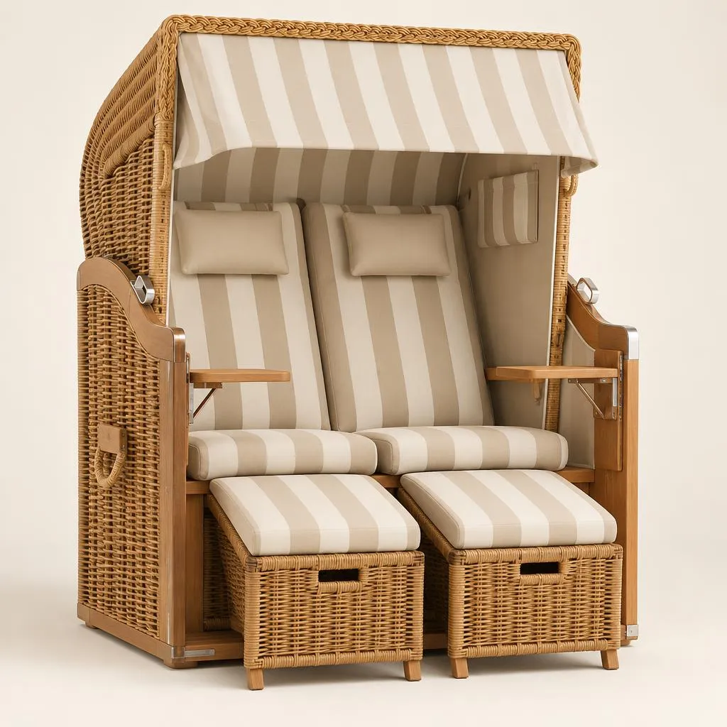 2-Sitzer XL Strandkorb mit beige gestreiften Polstern und Fußstützen